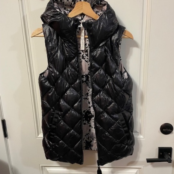 LULULEMON PIFFER VEST - Picture 1 of 3